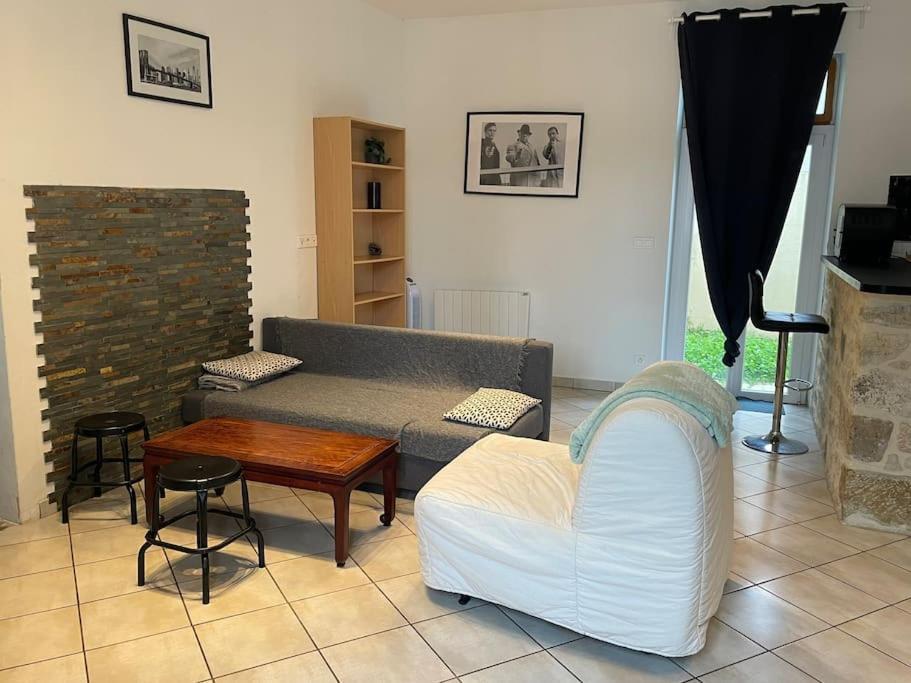 Grand T2 Sur Cour Daire Aufferville Dış mekan fotoğraf